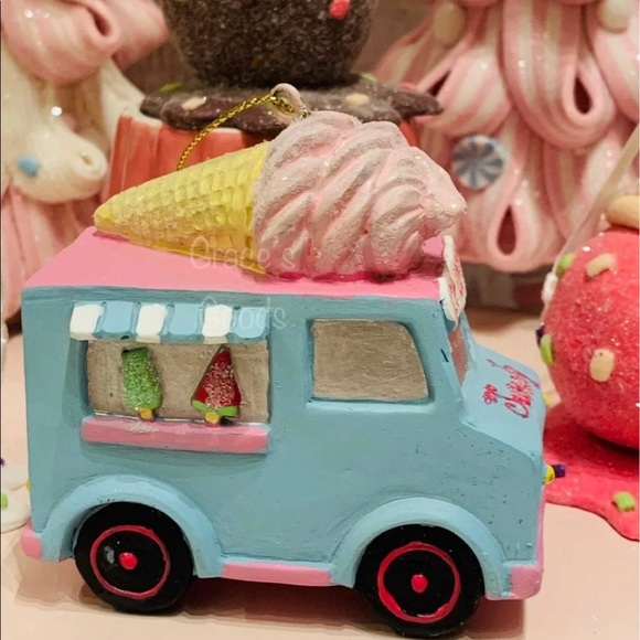 Ice Cream Truck for Tiered Trays & Displays - Picture 4 of 6